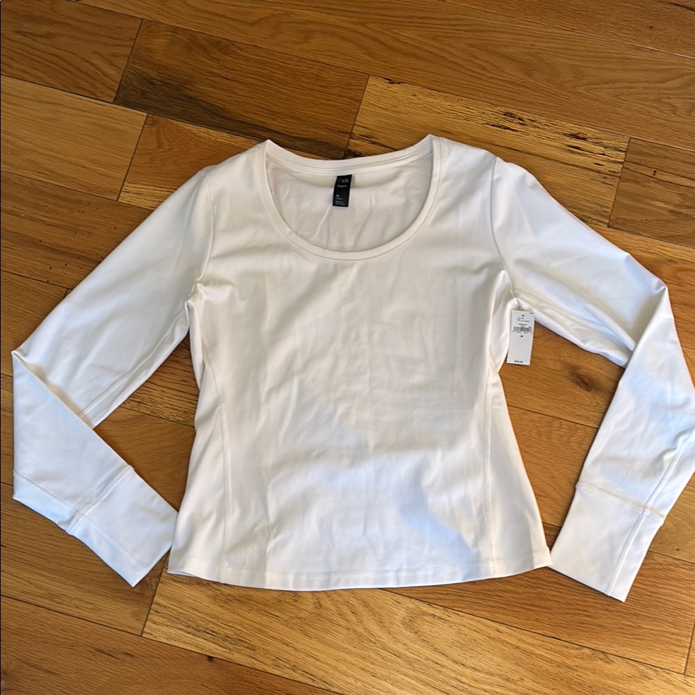 NWT gap fit women’s workout long sleeve top